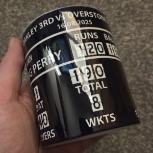 personalised cricket scoreboard mug – custom player batting performance